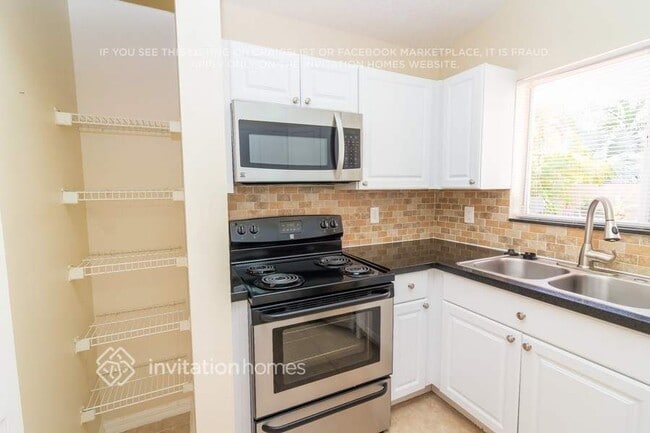 Foto del edificio - 1906 SW 123rd Ave