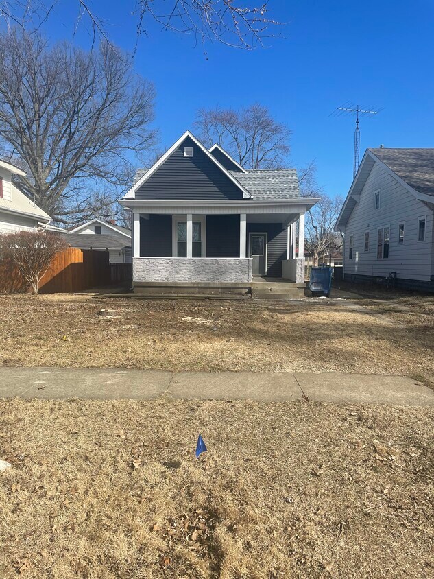 Primary Photo - 2304 S Center St