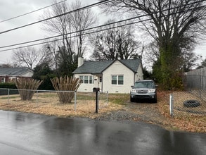 Building Photo - 810 W Rankin Ave