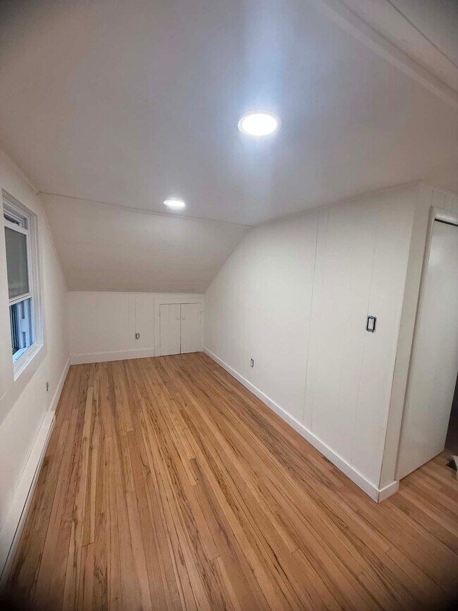 Foto del edificio - 219 Willow Dr