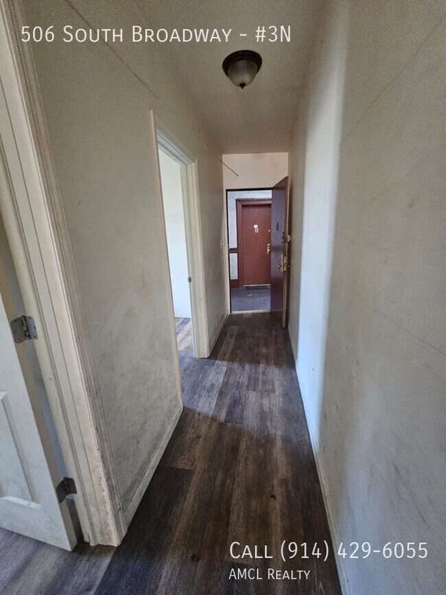 Building Photo - 506 South Broadway-#3N