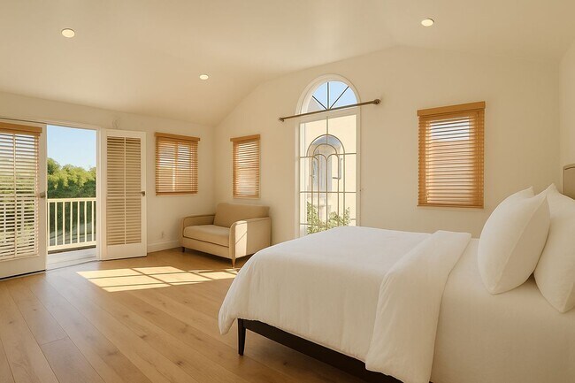 Building Photo - 1174 Coldwater Canyon Dr