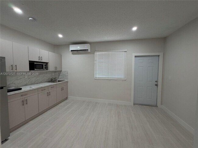 Foto del edificio - 10921 SW 144th Ave
