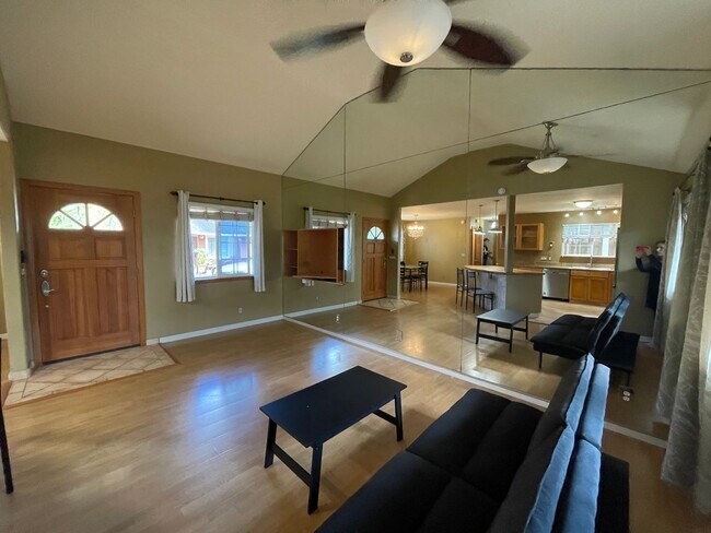 Building Photo - 3 Bedroom House in Kahana