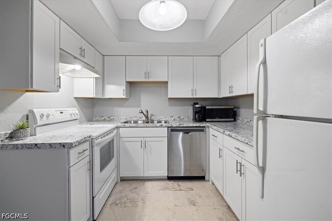 Building Photo - 4906 Victoria Dr