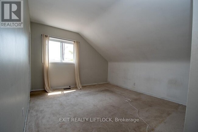 Building Photo - 618 Brown St