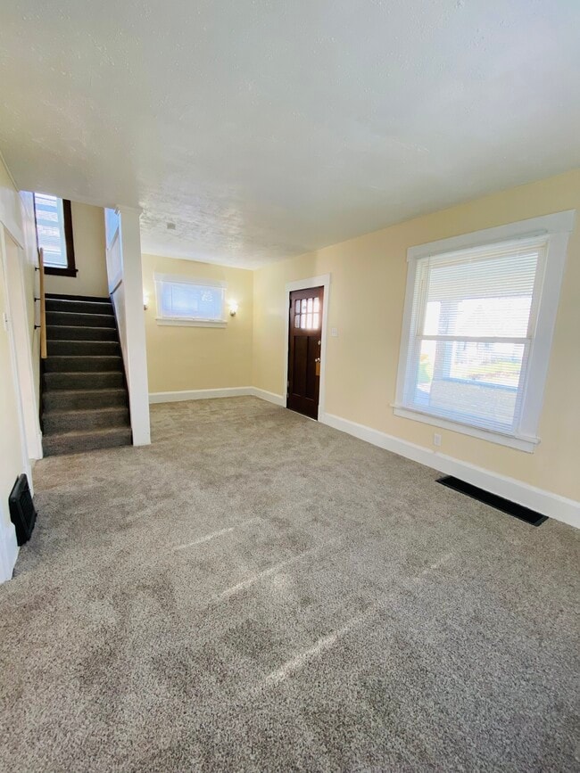 Foto del edificio - 1643 Edwards Ave NE