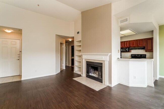 Building Photo - 6000-8 Shepherd Mountain Cove
