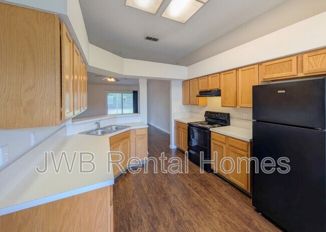 Building Photo - 8564 Mayall Dr