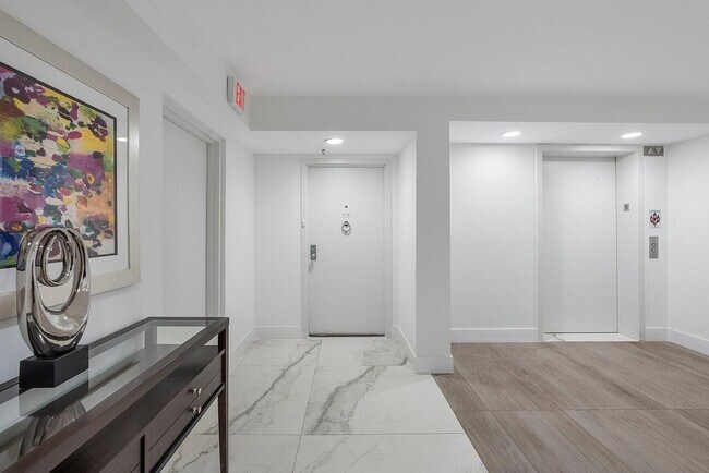 Building Photo - 3407 S Ocean Blvd