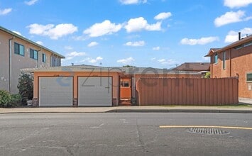 Building Photo - 1729 Elm St