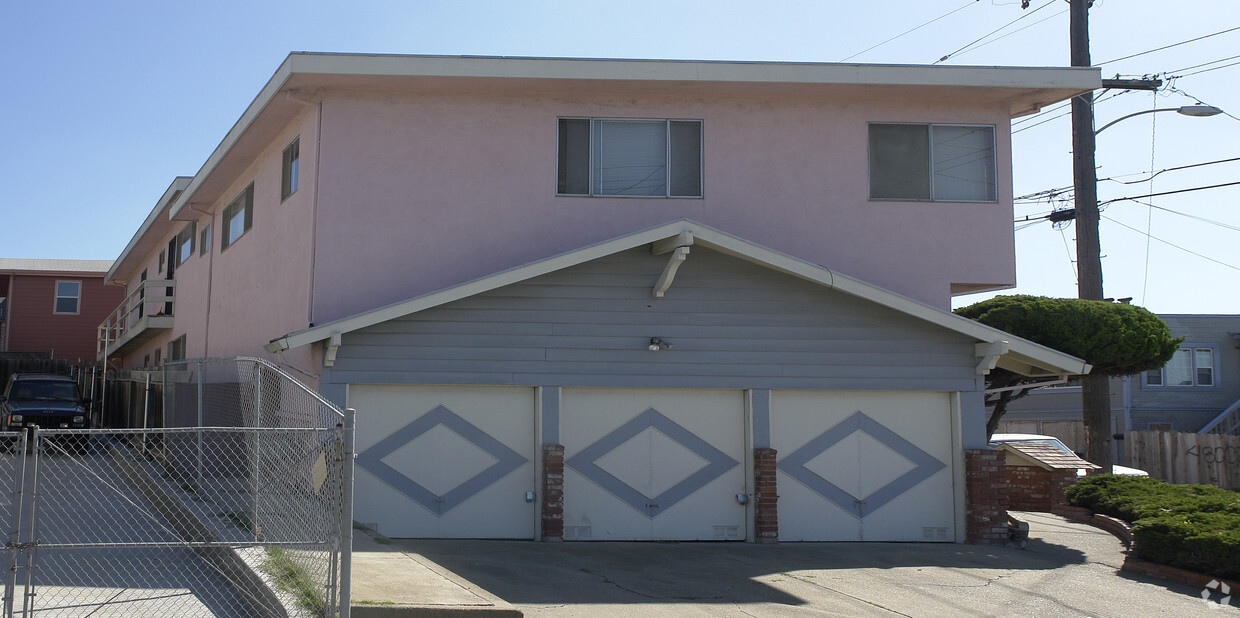 Building Photo - 2105 48th Ave