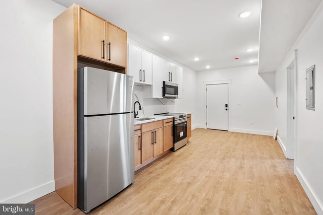 Photo - 900 N 41st St Apartment