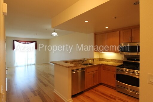 Building Photo - 301 Crescent Ct