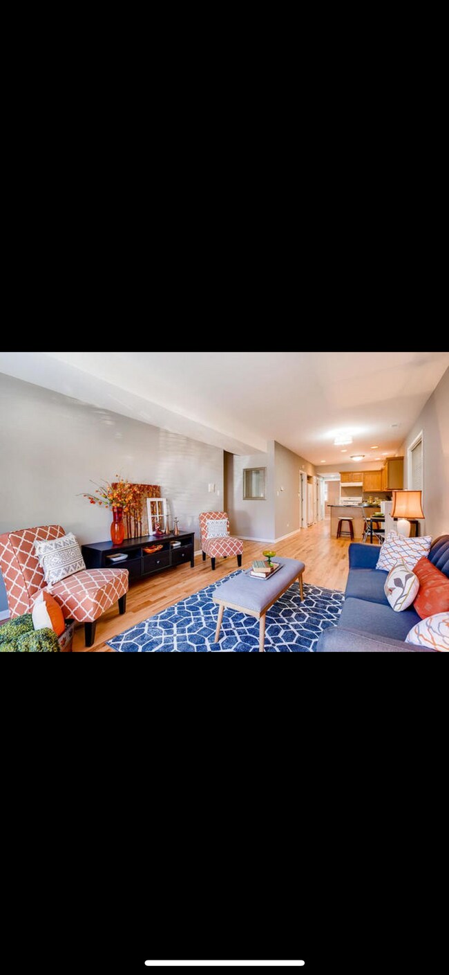 Foto del edificio - 825 S Miller St