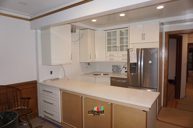 Building Photo - 206 8th Ave