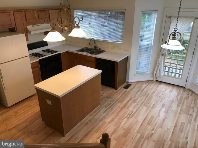 Building Photo - 8535 Towne Manor Ct
