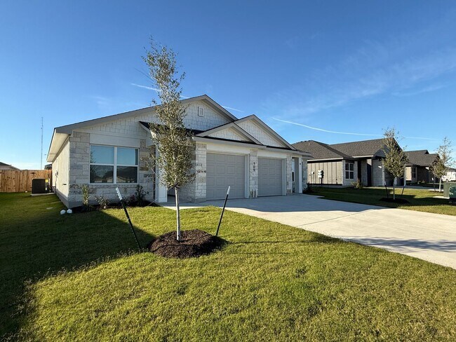 Building Photo - 909 Cherry Laurel Ln