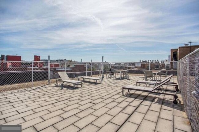 Building Photo - Charming Studio Unit within Walking Distance to GWU