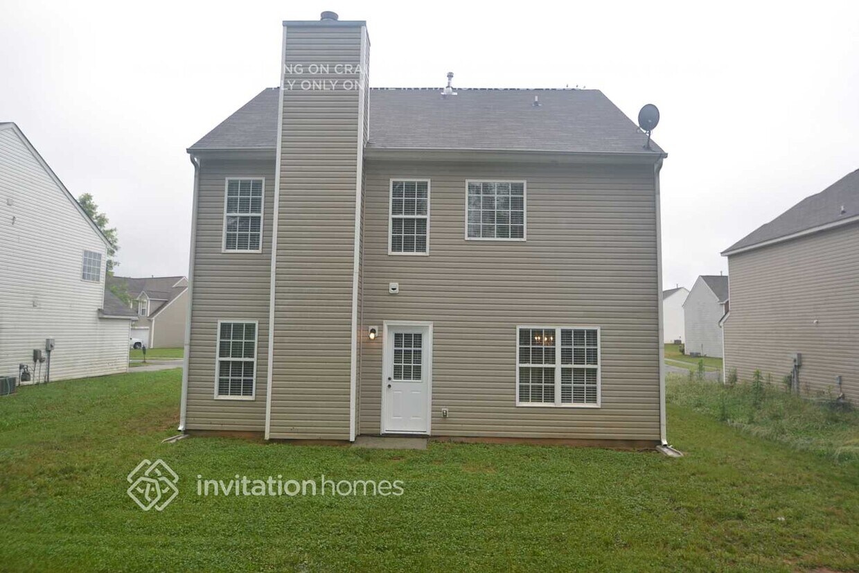 Foto del edificio - 7707 Hidden Creek Dr