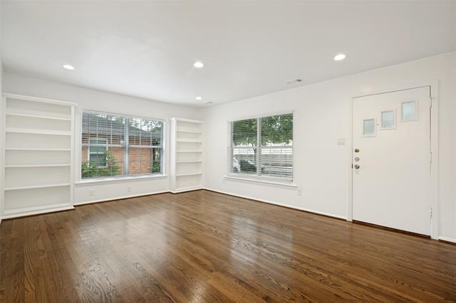 Foto del edificio - 6323 Ravendale Ln