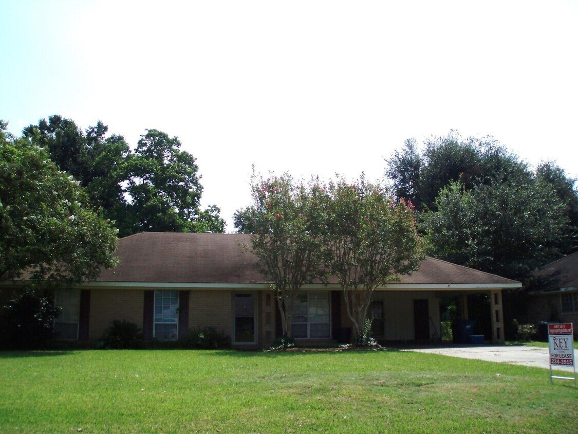 Primary Photo - 123 Highland Dr