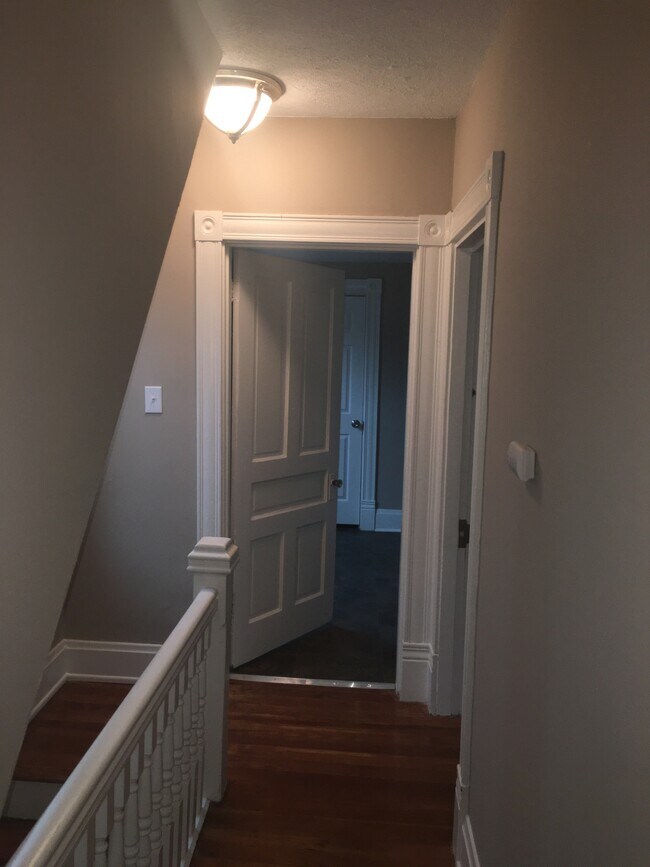 Foto del edificio - 3248 Glenmore Ave