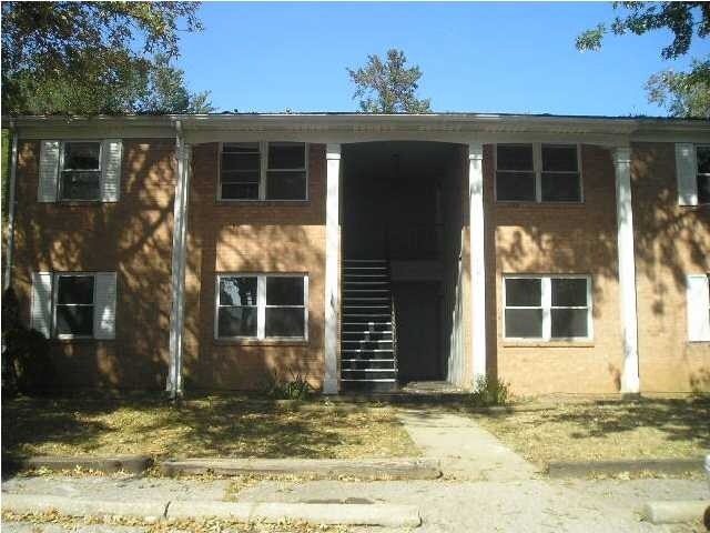 Primary Photo - 700 Village Ln