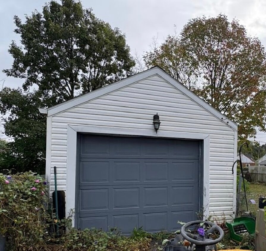 Building Photo - Clover