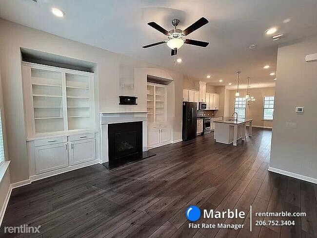 Building Photo - 3 br, 3.5 bath Townhome - 2565 Morehead St