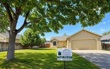 Building Photo - 3025 SW Reindeer Ave