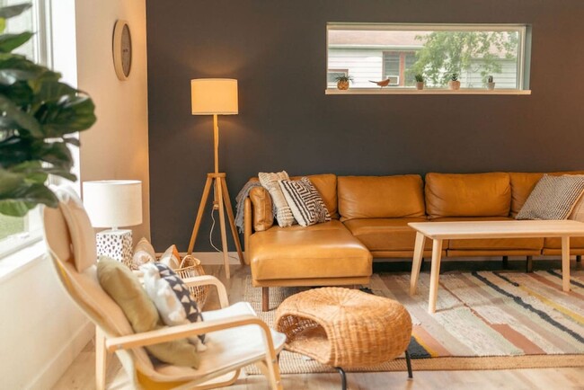 Foto del edificio - Modern three bedroom, two bath, Scandinavi...