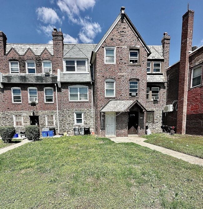 Building Photo - 6642 Frankford Ave