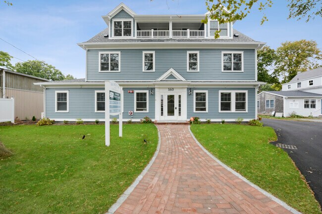 Building Photo - 160 Katherine Lee Bates Rd