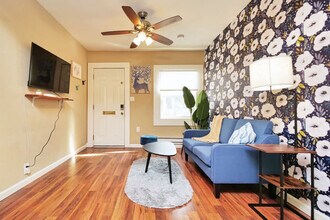 Building Photo - 2314 Bonar St