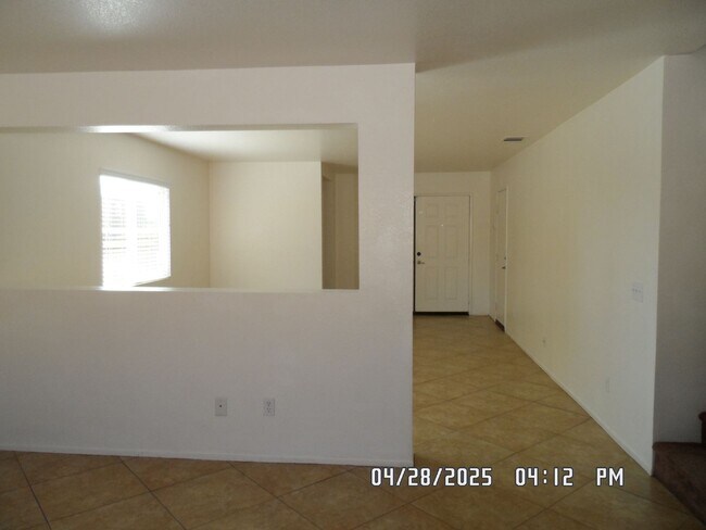 Foto del edificio - 3 Bedrooms, 2 1/2 Bathrooms, 2 Story, Loft...