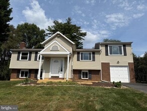 Building Photo - 10622 Cavalcade St