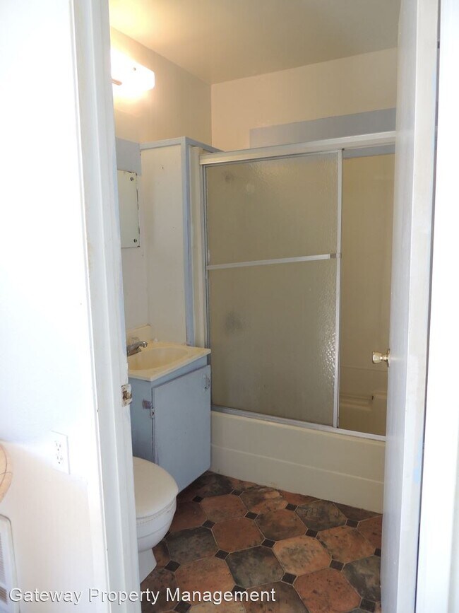 Building Photo - 1 br, 1 bath House - 722 W Franklin St.
