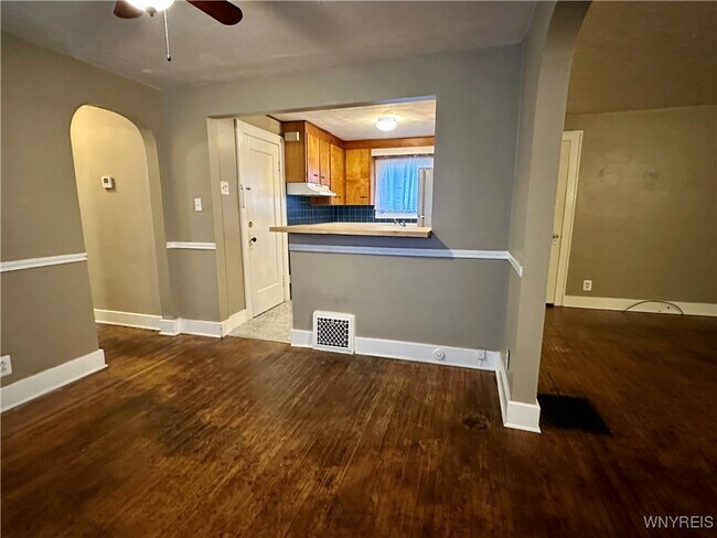 Foto del edificio - 117 Shepard Ave