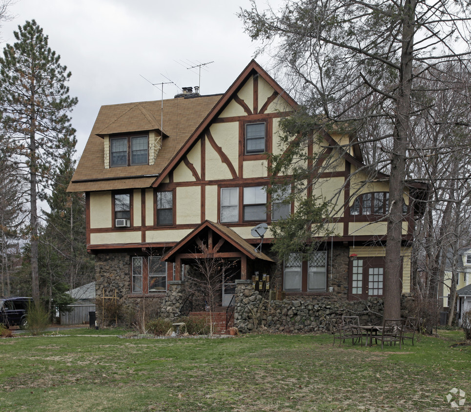 Building Photo - 195 Lorraine Ave