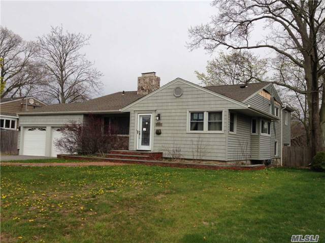 Primary Photo - 15 Barberry Rd