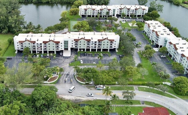 Foto del edificio - 8260 SW 210th St
