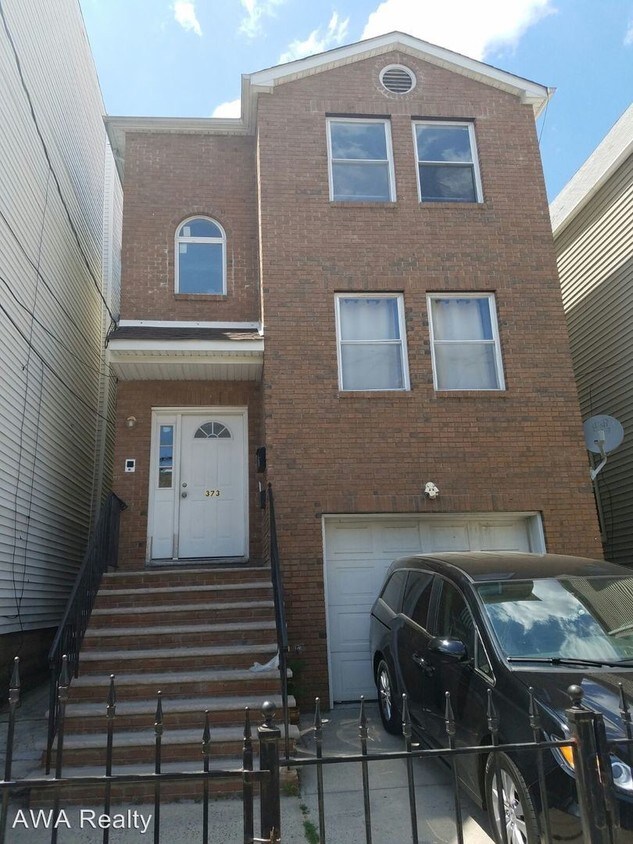 373 Badger Ave, Newark, NJ 07112 Condo for Rent in Newark, NJ