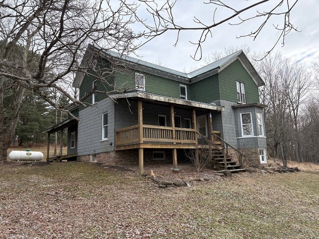 Foto del edificio - 50 Sullivan Rd