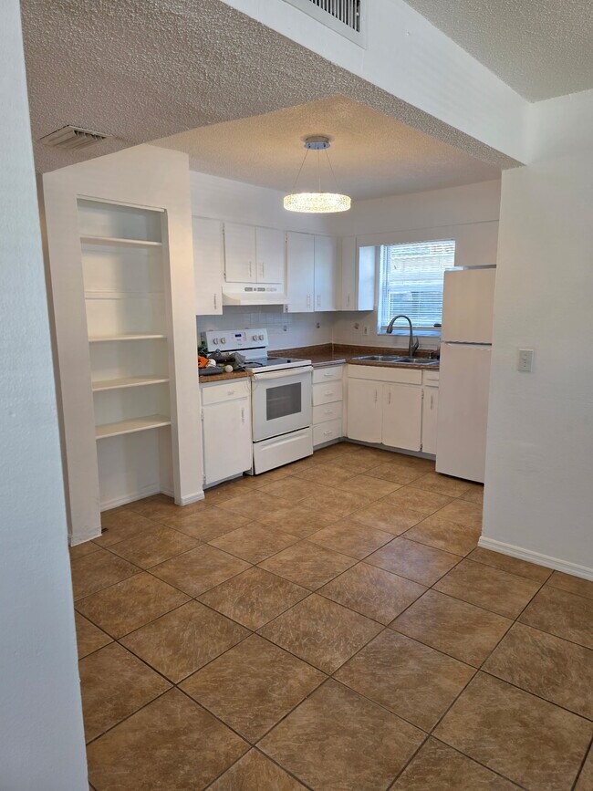 Foto del edificio - 3004 Oaklawn Ave