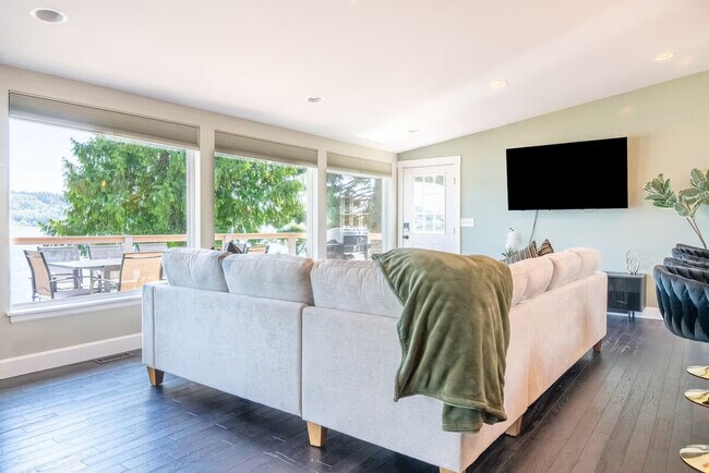 Foto del edificio - 5627 Illahee Road NE