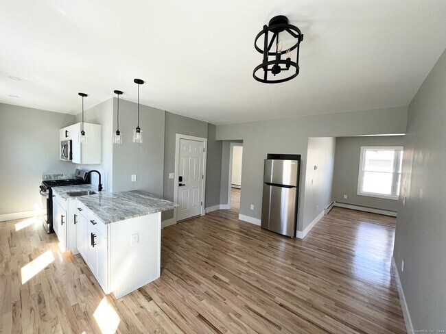 Building Photo - 416 Park St