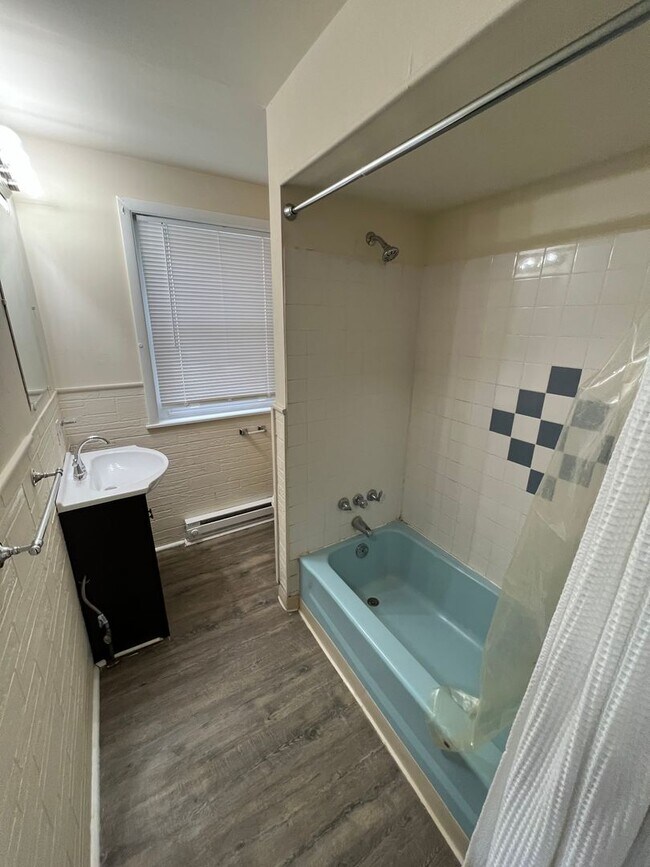 Foto del edificio - FIVE BEDROOM HOUSE