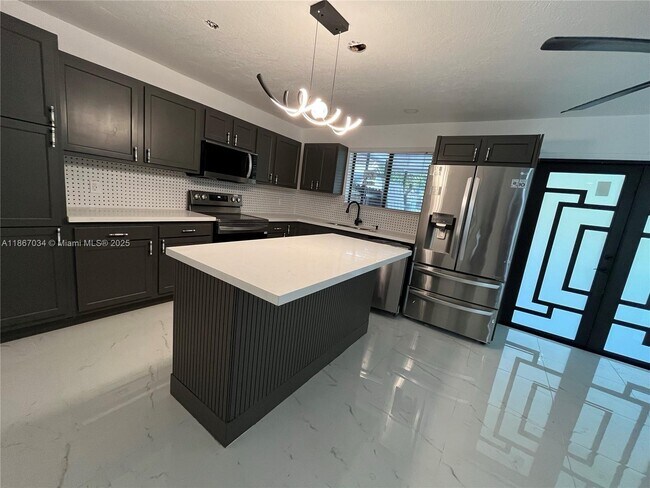 Foto del edificio - 4661 NW 4th St