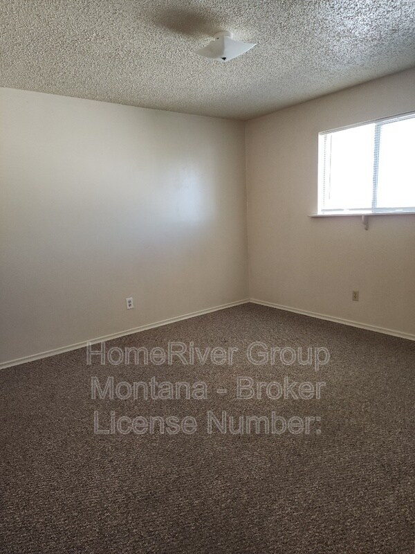 Building Photo - 102 Camelot Ct